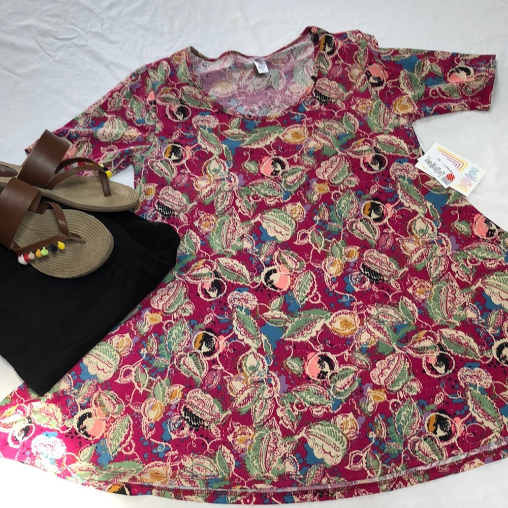 LulaRoe Perfect Tee, Size XS, pink floral, NWT